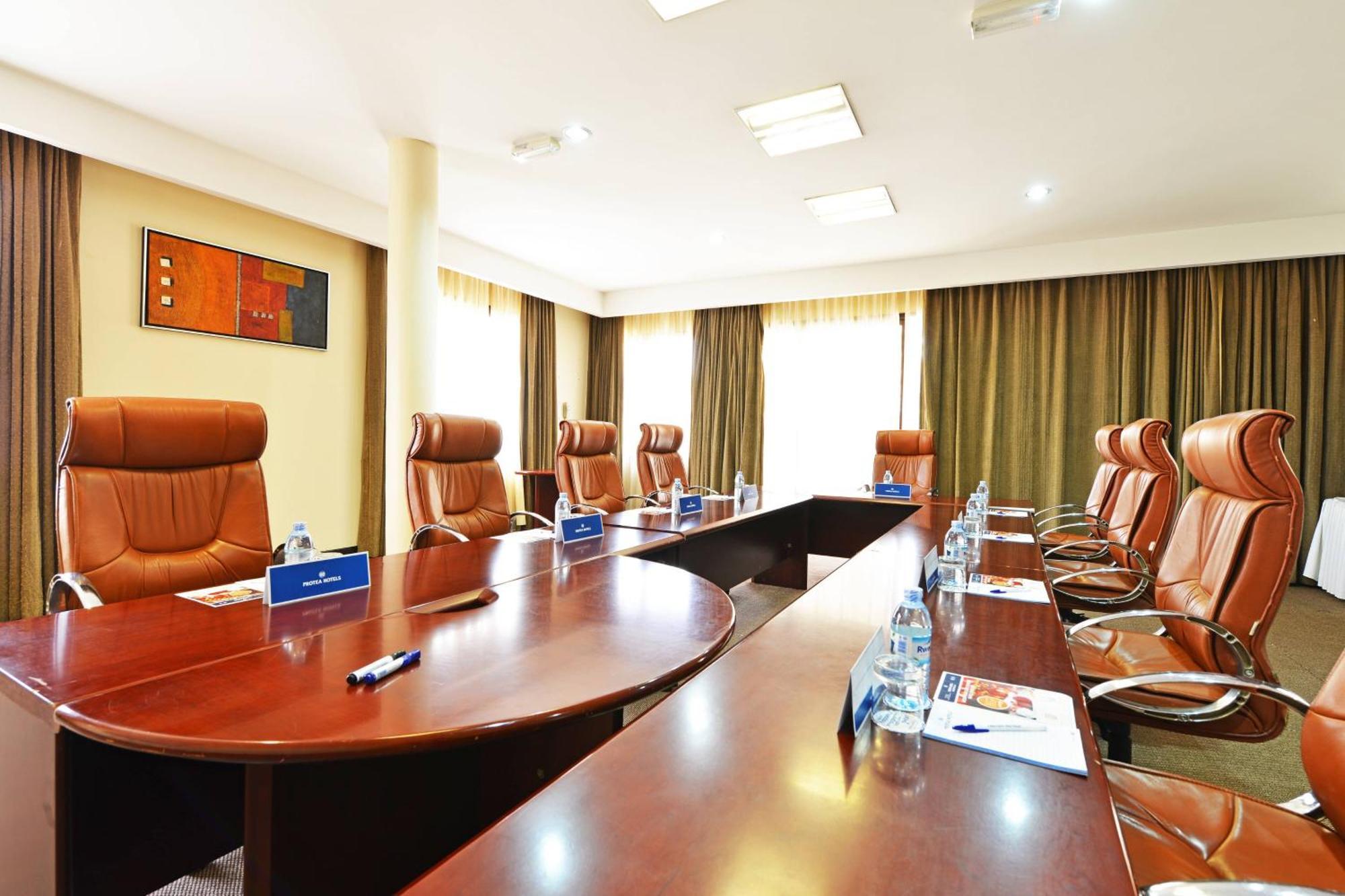 Protea Hotel By Marriott Kampala Luaran gambar